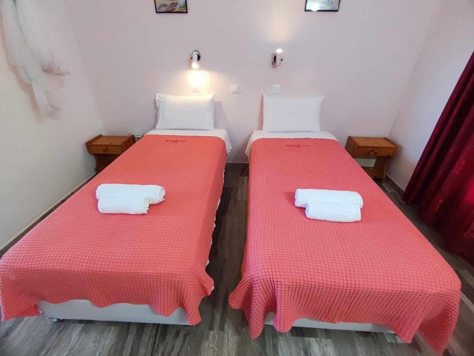 Marianna House Hotel Agios Georgios Pagon Buitenkant foto