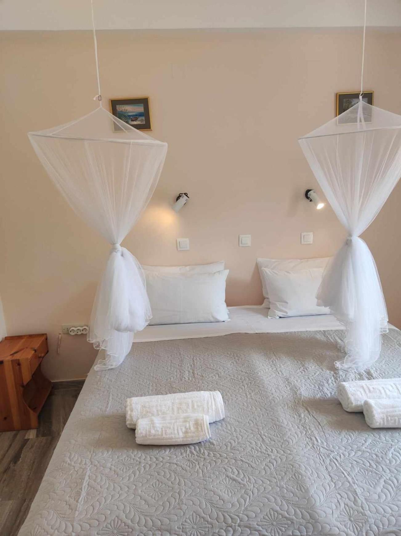 Marianna House Hotel Agios Georgios Pagon Buitenkant foto