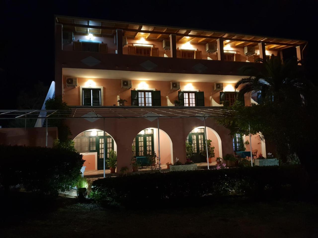 Marianna House Hotel Agios Georgios Pagon Buitenkant foto
