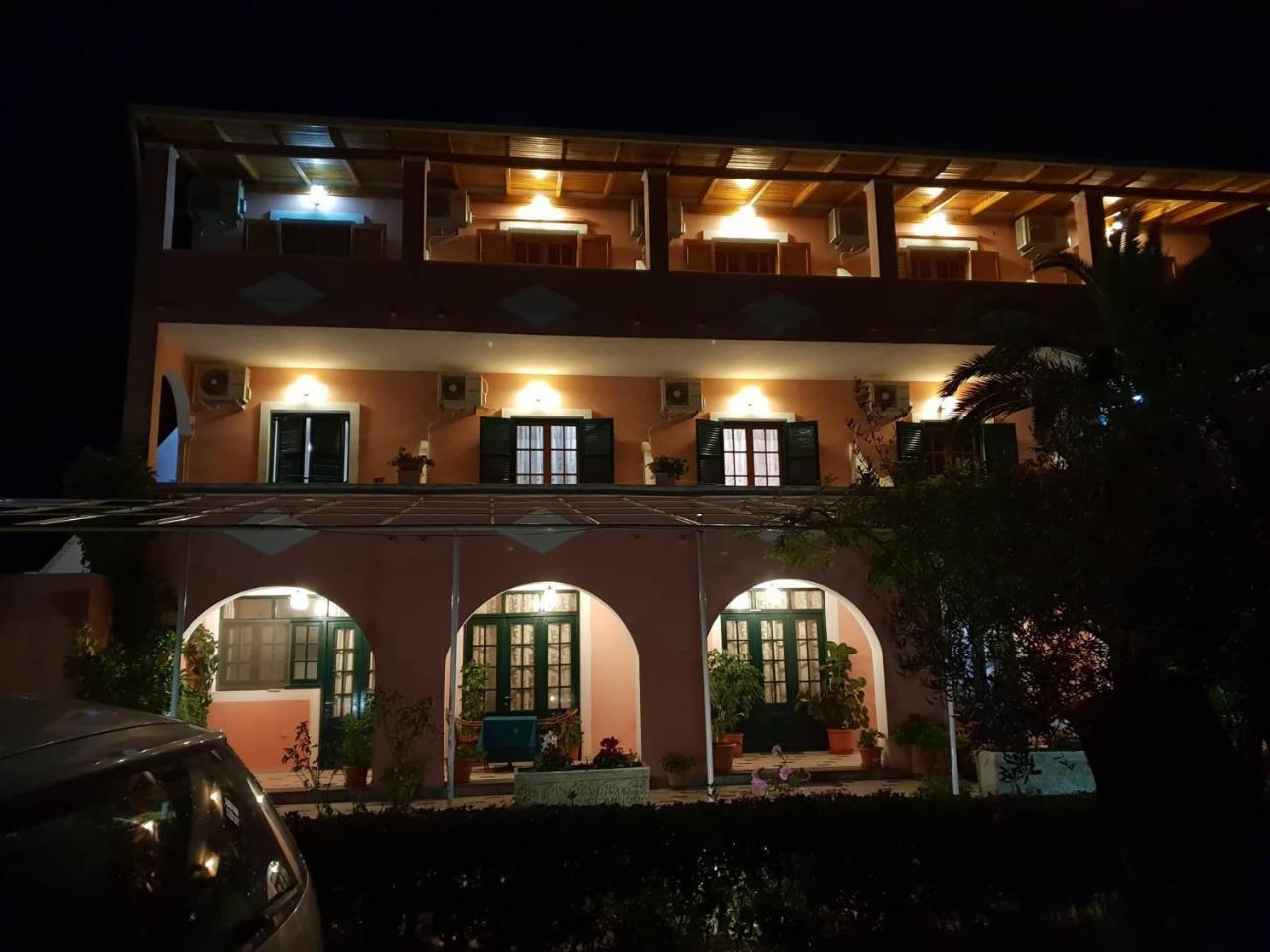 Marianna House Hotel Agios Georgios Pagon Buitenkant foto