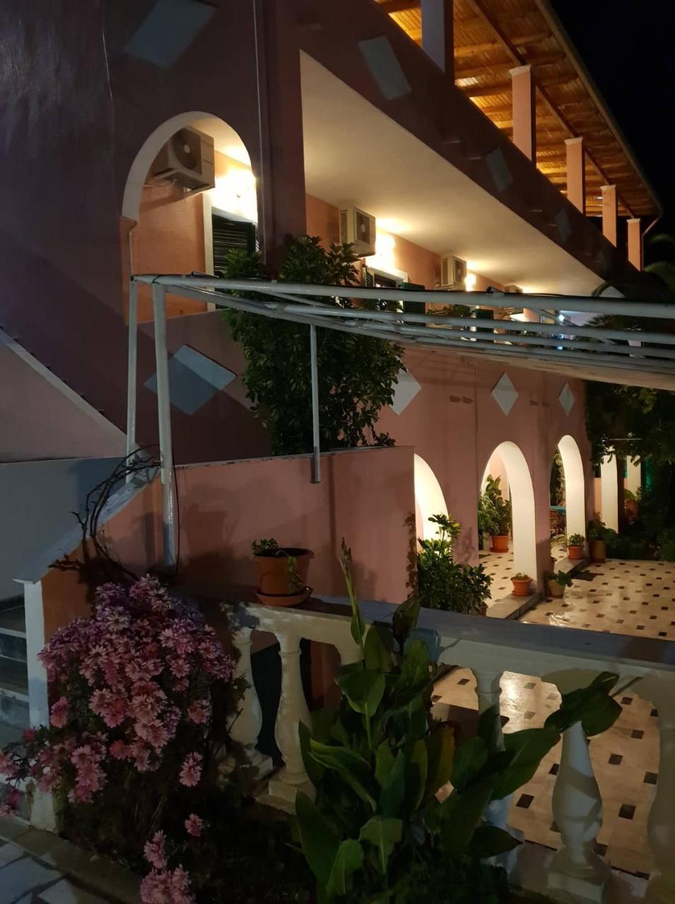 Marianna House Hotel Agios Georgios Pagon Buitenkant foto